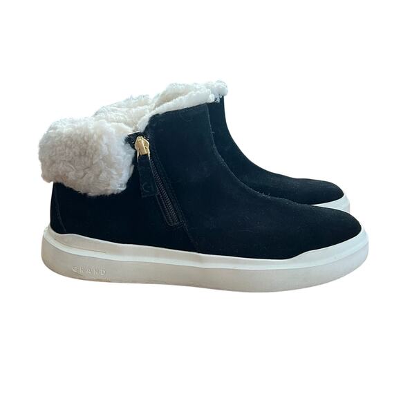 Cole Haan Women's Grandpro Rally Booties Size 8.5 Black White Sherpa - Picture 1 of 10